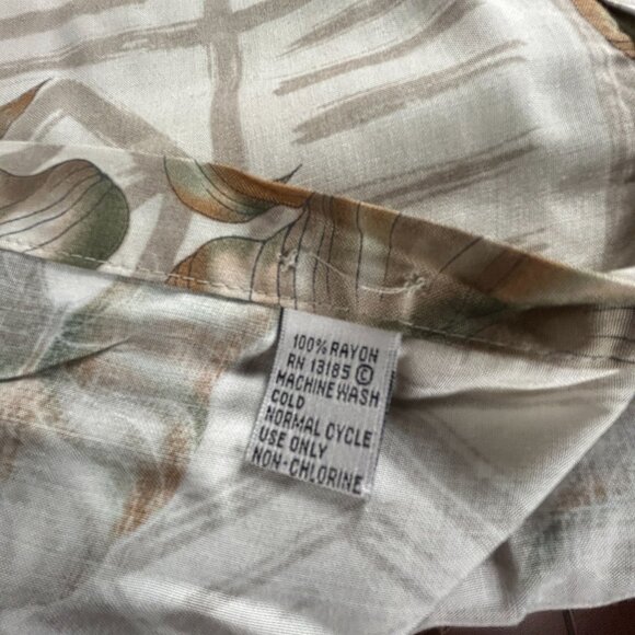 Pierre Cardin Mens Tropical Leaf Print Button-Up Hawaiian Shirt XL Beige Casual - Picture 8 of 8